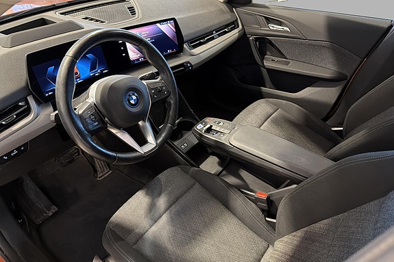BMW iX2 14 of 25