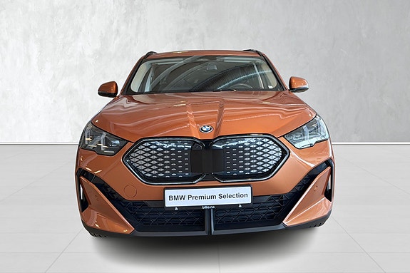 BMW iX2 2 of 25