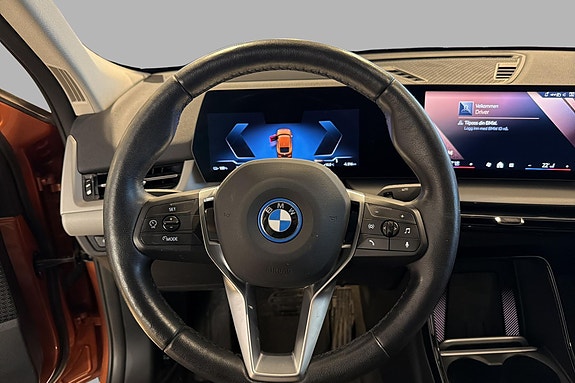 BMW iX2 16 of 25