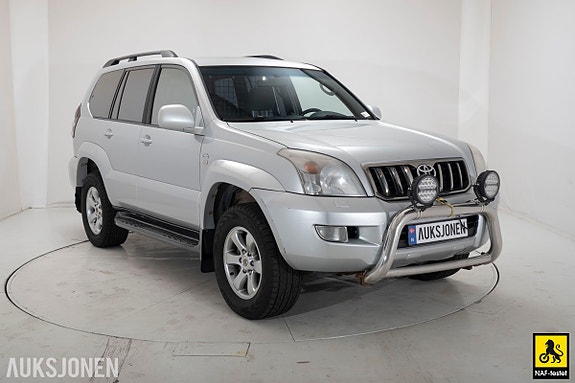 Toyota Land Cruiser 3 of 5