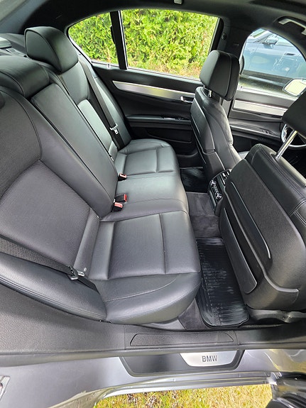BMW 740d 9 of 20