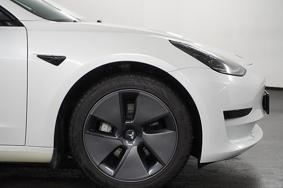 Tesla Model 3 2 of 5