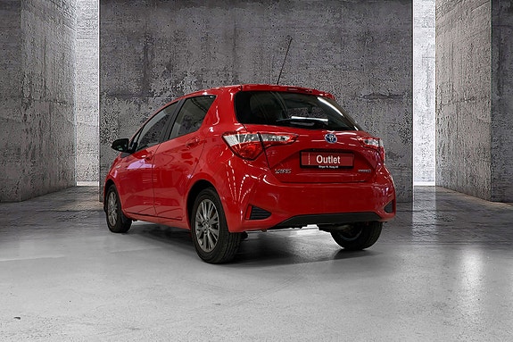 Toyota Yaris 8 of 13