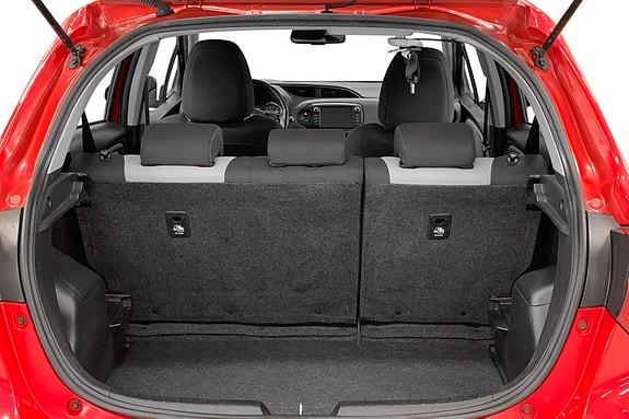 Toyota Yaris 5 of 13