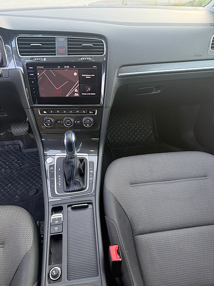 Volkswagen e-Golf VII 7 of 25