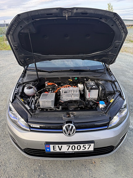 Volkswagen e-Golf VII 13 of 25