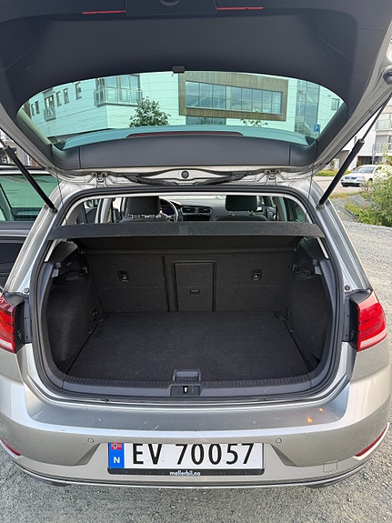Volkswagen e-Golf VII 12 of 25