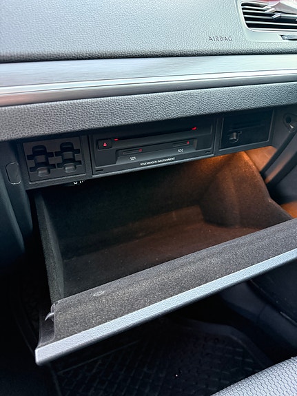 Volkswagen e-Golf VII 19 of 25