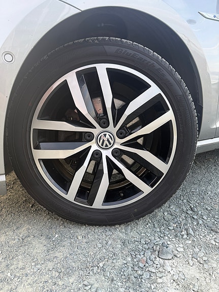 Volkswagen e-Golf VII 15 of 25