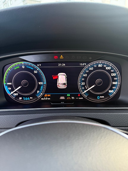 Volkswagen e-Golf VII 8 of 25