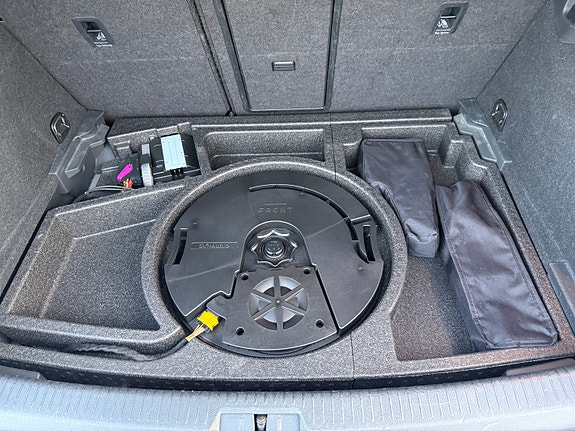 Volkswagen e-Golf VII 16 of 25