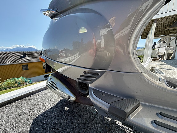 Vespa LX 50 Touring 5 of 5