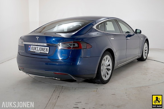 Tesla Model S 4 of 5