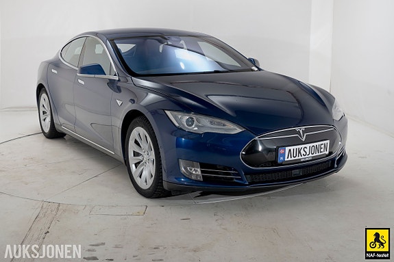 Tesla Model S 3 of 5