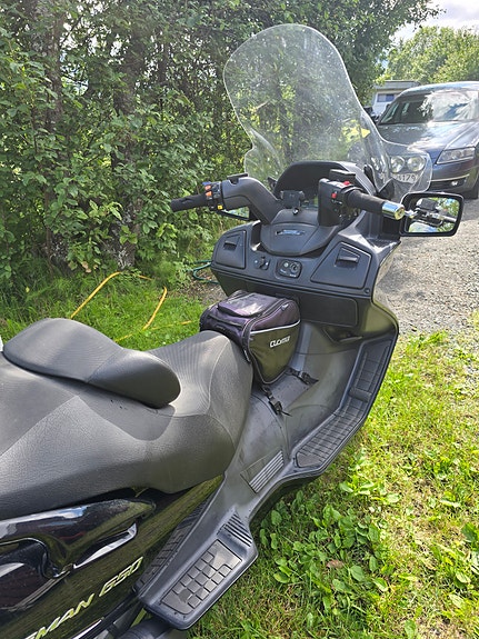 Suzuki AN 650 Burgman 5 of 7