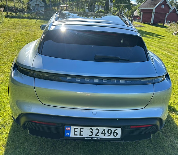 Porsche Taycan 4 8 of 30