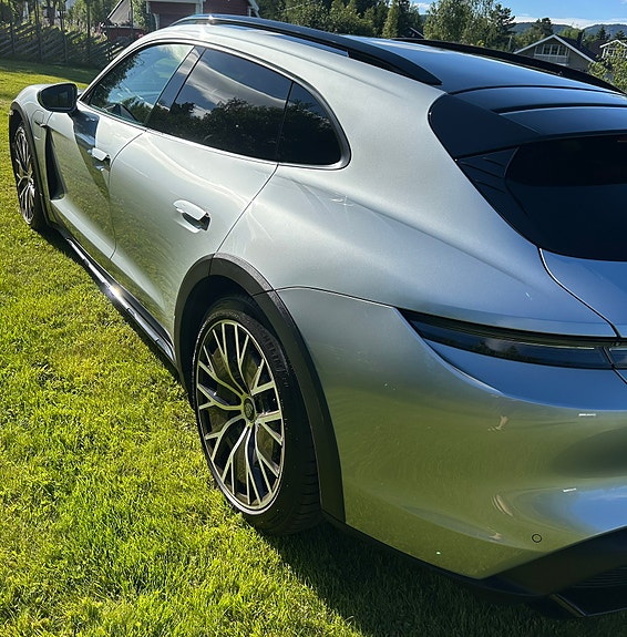 Porsche Taycan 4 9 of 30