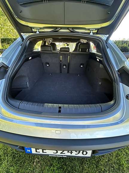 Porsche Taycan 4 24 of 30