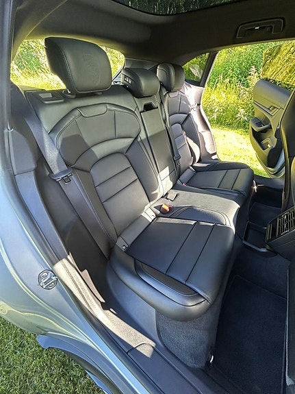 Porsche Taycan 4 25 of 30