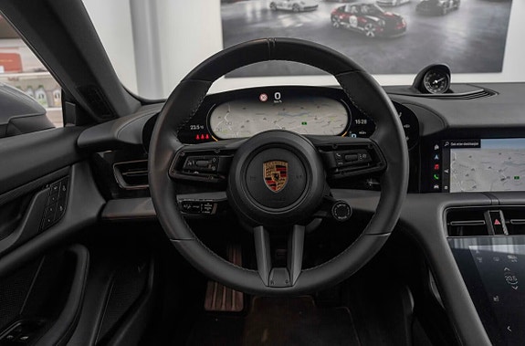 Porsche Taycan 4 13 of 30