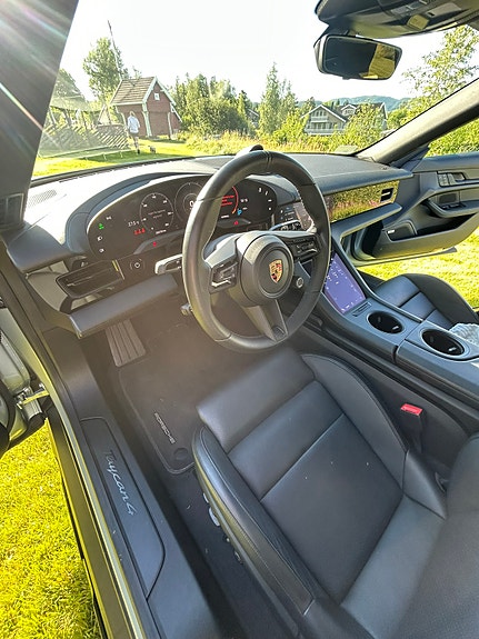 Porsche Taycan 4 19 of 30