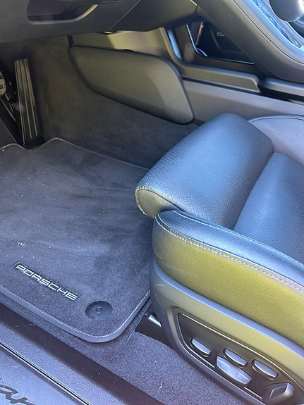 Porsche Taycan 4 16 of 30