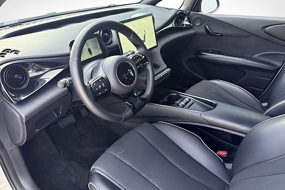BYD Dolphin 10 of 20