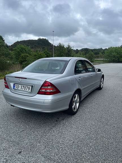 Mercedes-Benz C220 5 of 30