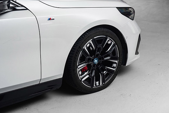 BMW i5 9 of 27