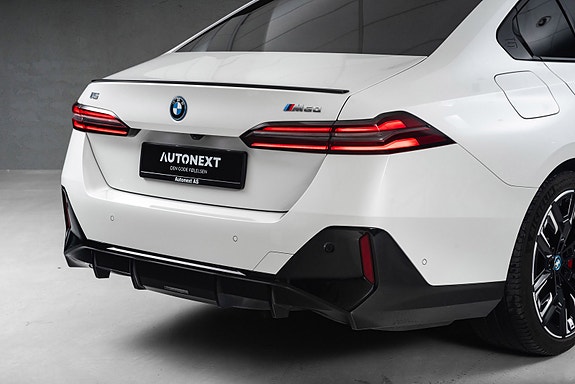 BMW i5 6 of 27