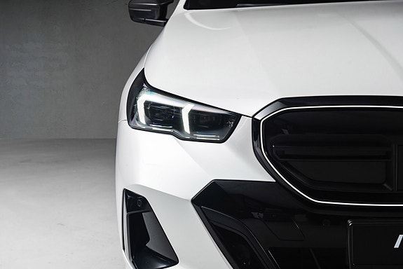 BMW i5 4 of 27