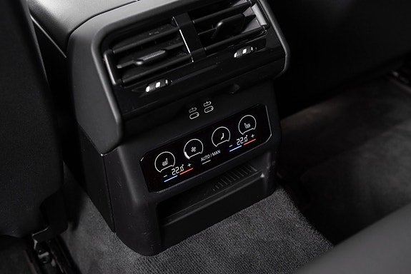 BMW i5 13 of 27