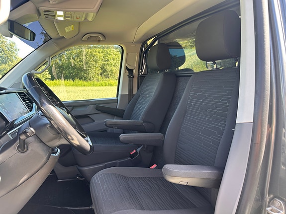 Volkswagen Caravelle 14 of 30