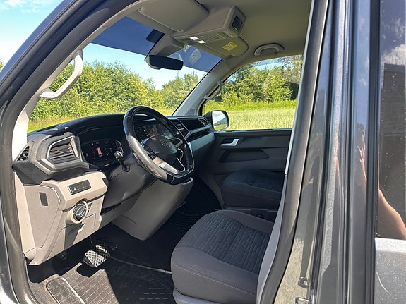 Volkswagen Caravelle 12 of 30