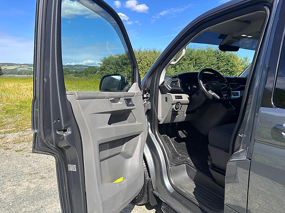 Volkswagen Caravelle 11 of 30