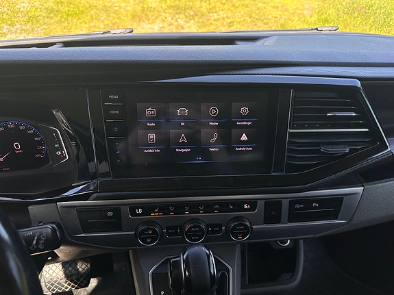 Volkswagen Caravelle 21 of 30
