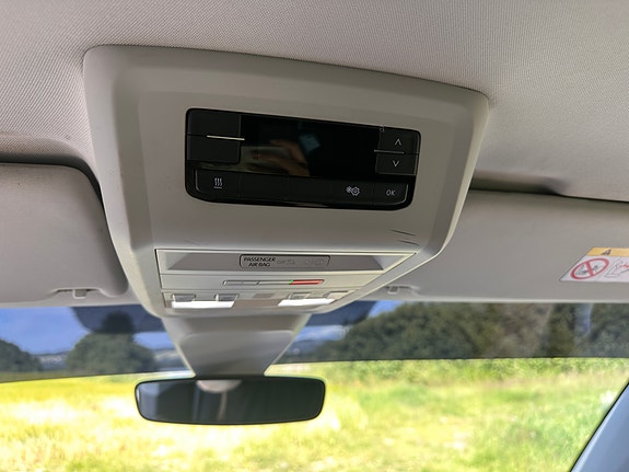 Volkswagen Caravelle 28 of 30