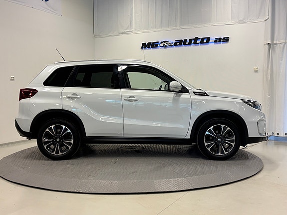 Suzuki Vitara 3 of 25
