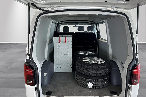 Volkswagen Transporter 9 of 15