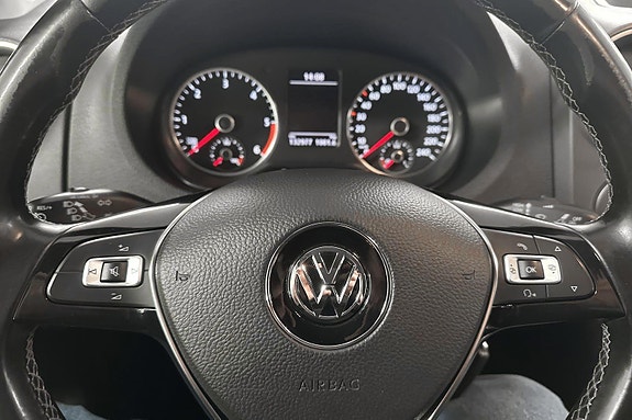 Volkswagen Amarok 12 of 13