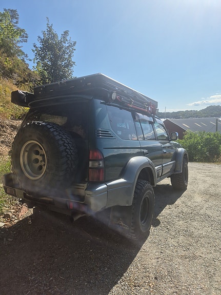 Toyota Land Cruiser 2 of 5