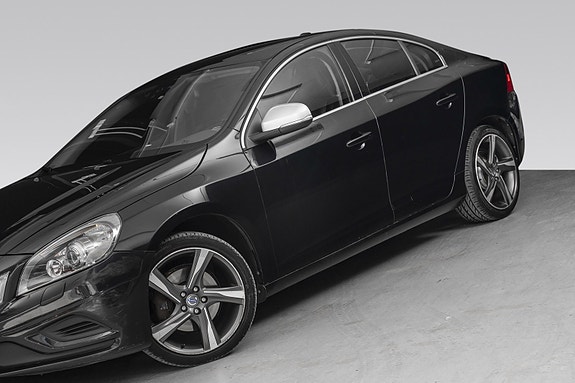 Volvo S60 3 of 5