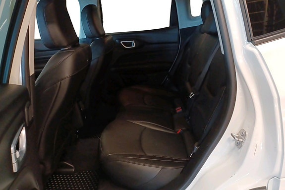 Jeep Compass 7 of 26