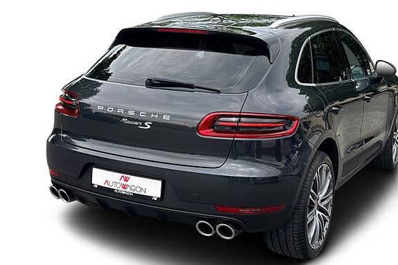 Porsche Macan 14 of 30