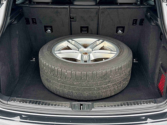 Porsche Macan 15 of 30