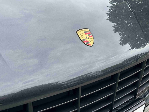 Porsche Macan 8 of 30