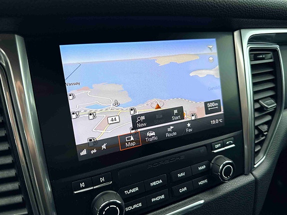 Porsche Macan 28 of 30