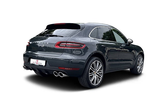 Porsche Macan 5 of 30