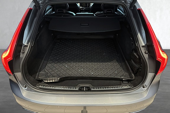 Volvo V90 10 of 30