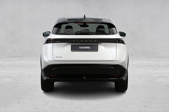 Nissan Ariya 4 of 30